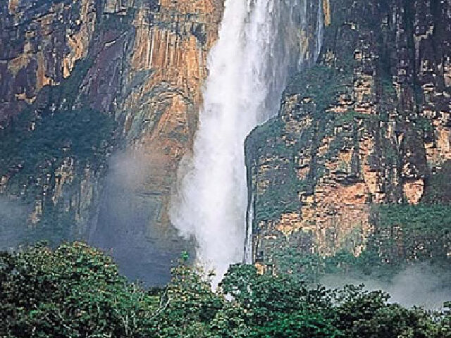 庐山大口旅游风景区地处庐山东南,位于含鄱口东侧植物园与五老峰之间