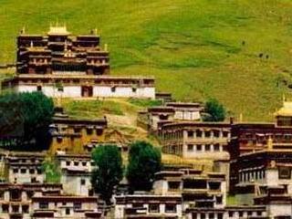 旅行稻城亚丁_稻城亚丁旅游人次_稻城亚丁私人旅游定制