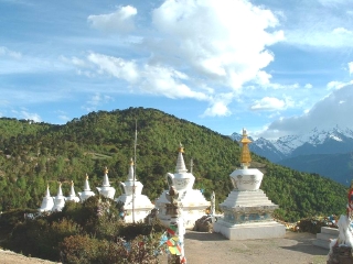 2021年云南香格里拉旅游團(tuán)報(bào)價(jià)_特價(jià)云南香格里拉游_云南香格里拉旅游多少錢一個(gè)人