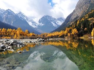 毕棚沟-甘堡藏寨2日游>四季四种景色高山杜鹃满山红