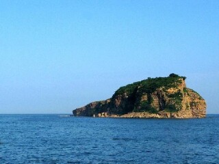 棒棰岛风景区 棒棰岛位于大连市滨海路东段,是一处以山,海,岛,滩为