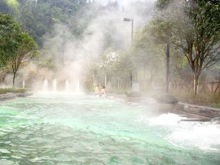  西岭雪山-花水湾温泉自驾2日游>宿峰景宾馆1晚 送温泉