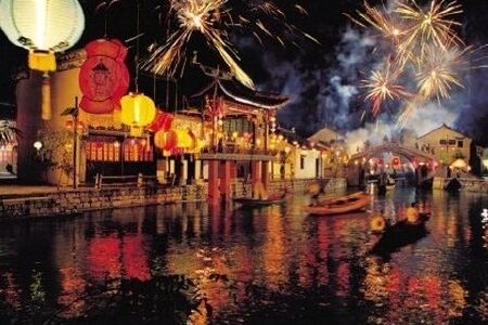 <横店影视城广州香港街-清明上河图-秦王宫2日游>宿快捷酒店，无购物，含四点联票