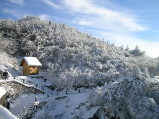 大明山雪景