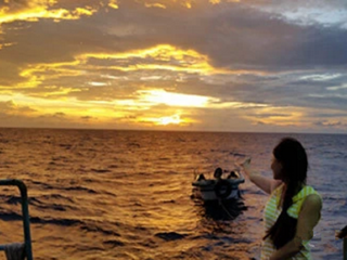 河畔之梦，与友共钓，鱼小情深——解梦中的友情与自我探索