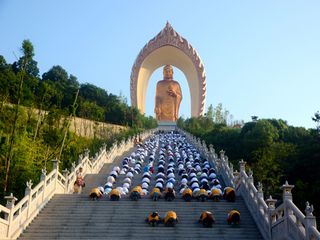  庐山东林大佛-醉石温泉1日 游>南昌参团,温泉直通车