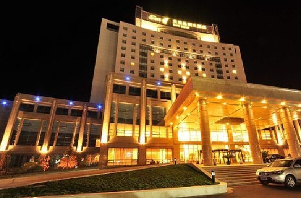 <大连远洲大酒店3日自助游>位于瓦房店市市中心地带 繁华典雅