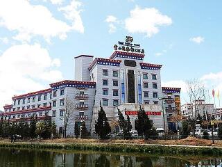 云南香格里拉游跟團多少錢_云南香格里拉八月份旅游_2021去云南香格里拉旅游團報價