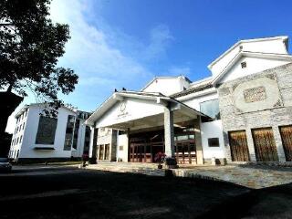 現(xiàn)在去湖南鳳凰古城旅游多少錢_湖南鳳凰古城旅游費(fèi)用_湖南鳳凰古城旅游費(fèi)用多少
