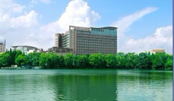 <桂林阳朔4日自助游>1晚漓江大瀑布，2晚阳朔碧莲江景，全程五星住宿，最高立减400/人