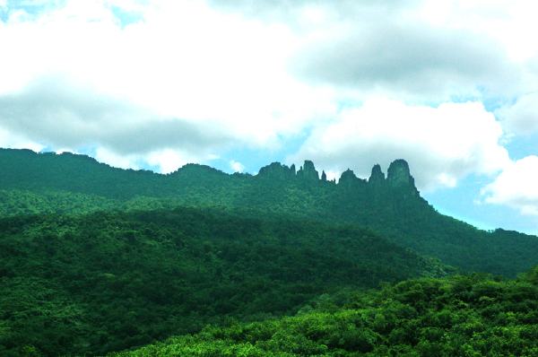 <海南三亚双酒店5日自助游>2晚三亚湾辰光克拉码头加2晚明道七仙岭温泉酒店，放飞身心