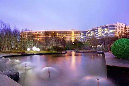 【青岛银沙滩温德姆至尊酒店】地址:黄岛区银