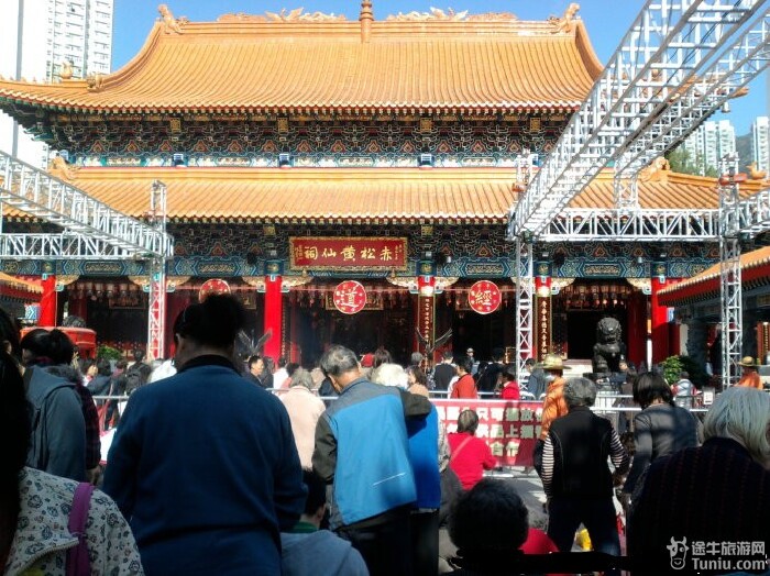是多数礼佛信教的香港人的精神家园,近几年,常有广东的