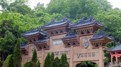 重庆丰都鬼城1日游屈指可数的异世界文化题景区