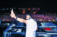 电子乐狂欢节游玩