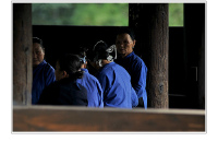 欣赏侗族风情表演《坐夜》