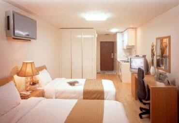 DP体育app官网入口马刺何如通过聪明操作签下保罗？中产条件与裁人选拔成环节(保罗 绝杀 马刺)