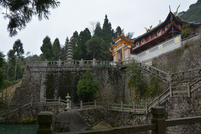 太姥山p111:在香山寺没有停留多久,就沿着台阶继续往下,前往五百罗汉