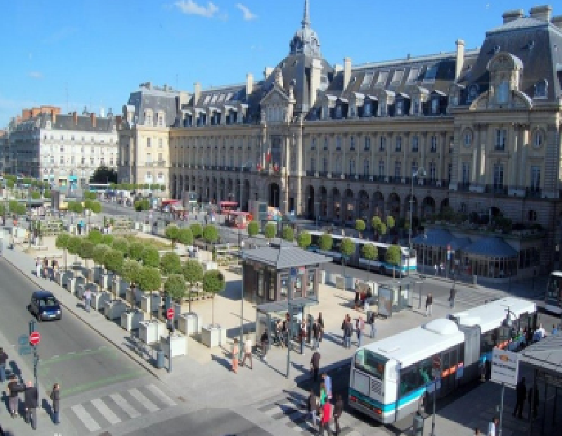 雷恩社会文化简单介绍_雷恩简介_雷恩故事_最