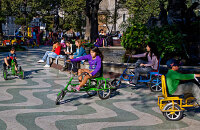 林茨中央广场骑自行车