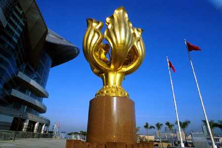 <香港1晚2日游>乐享海洋公园，升级米其林推荐餐，增游天际100，游览香港市区观光，半天DIY自由活动，2人成团纯玩0购物