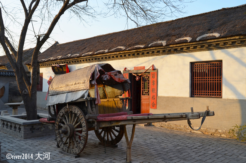 也可以走进古代地主家里,参观一进进的房子
