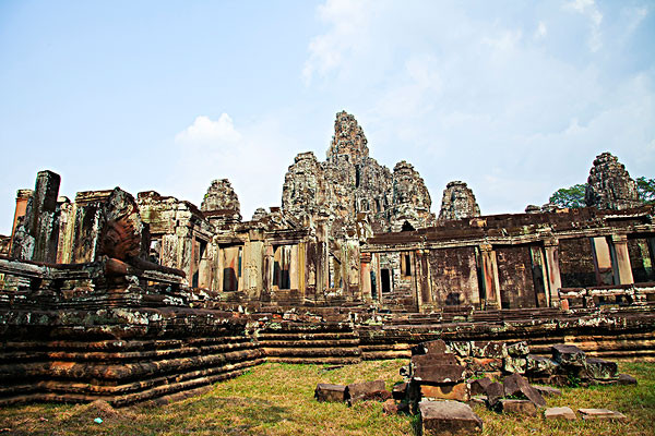 柬埔寨吴哥窟简介,东方四大奇迹之一吴哥窟,柬埔寨著名景点推荐 .