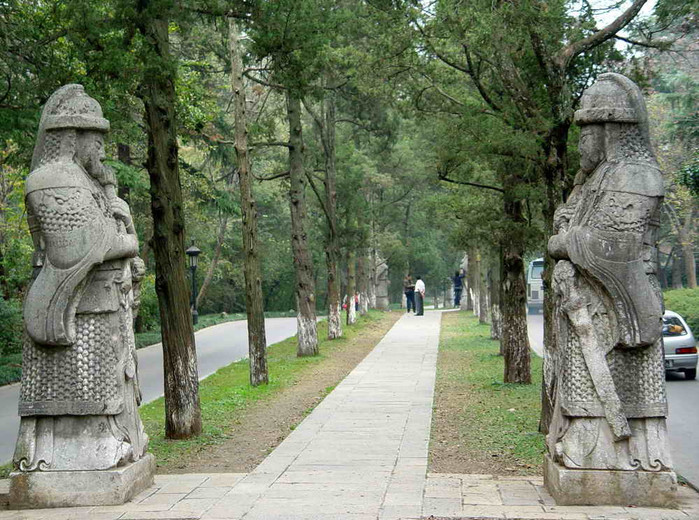 先说明孝陵,明孝陵里面其实又分为陵宫,神道和梅花山这三大景区,陵宫