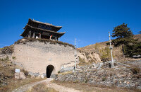 致敬边关英雄冢