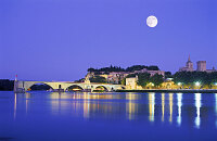 漫步阿维尼翁老城区