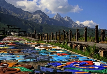 玉龙雪山简介概况 53f18ee7916df4dd43d027e5bb102526_w370_h255_c1_t0.jpg