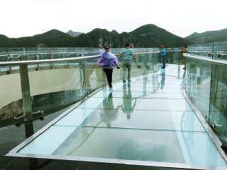 云阳龙缸云端廊桥-万州大瀑布3日游>含30元神女峰游船
