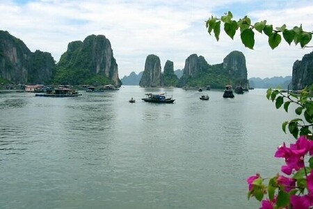 <下龙-河内-暹粒-胡志明机票+当地6晚7日游>探秘吴哥窟,观下龙湾船游西贡坐牛车,观越南历史文化,烤乳猪餐 <下龙-河内-暹粒-胡志明机票+当地6晚7日游>探秘吴哥窟,观下龙湾船游西贡坐牛车,观越南历史文化,烤乳猪餐