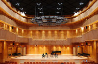多伦音乐厅观看演出