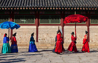 连城“走古事”