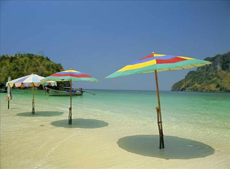 奥南海滩   奥南海滩是甲米最有名的海滩,来甲米的游客大多都会住在