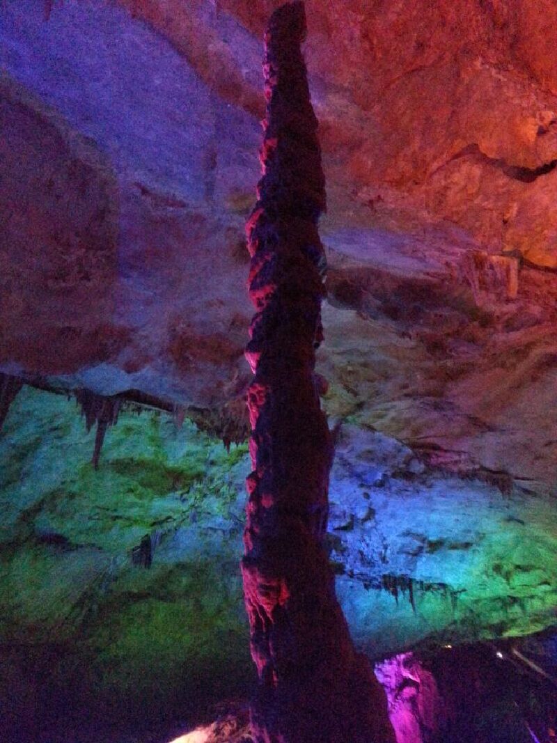         玉柱擎天