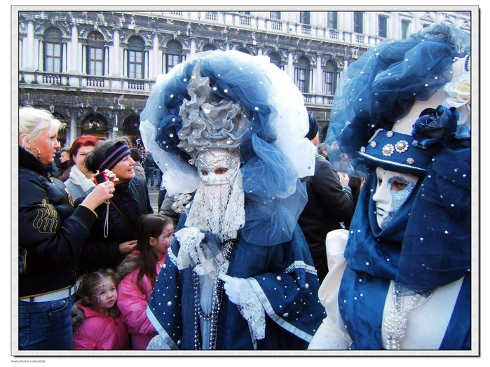 面具下的穿越:邂逅威尼斯狂欢节