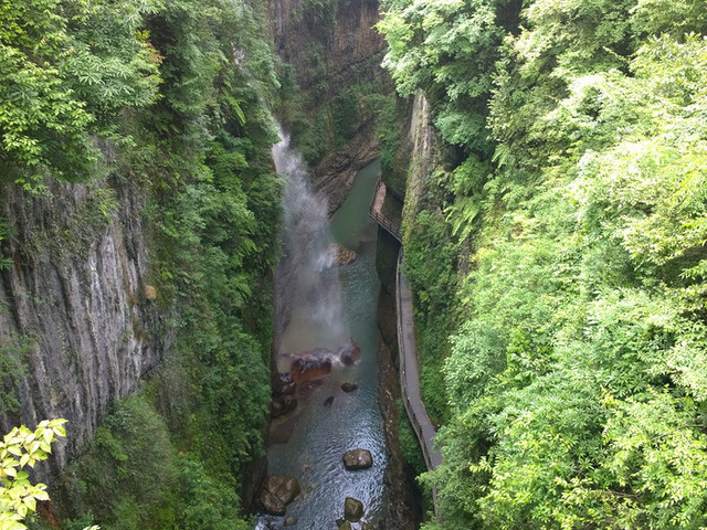 云龙地缝