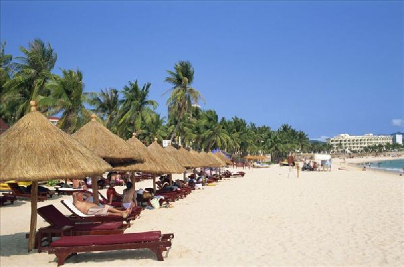 三亚家庭旅行攻略_三亚特色风景区介绍_三亚