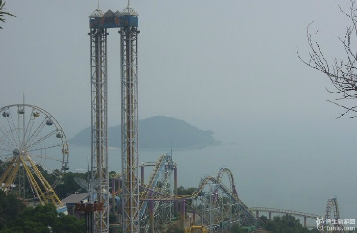 基本上是走马观花,但美景还是尽收眼底,与香港迪士尼相比,迪士尼是小