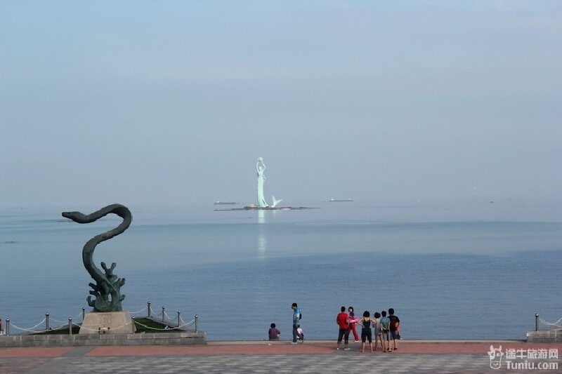 3,吃在鲅鱼圈晚上,从海边