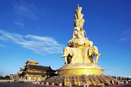 <成都+青城山+都江堰+乐山+峨眉山5日游>0购物，乐山深度登山进景区，峨眉登金顶，2大特色餐，静享巴蜀山水（当地游）