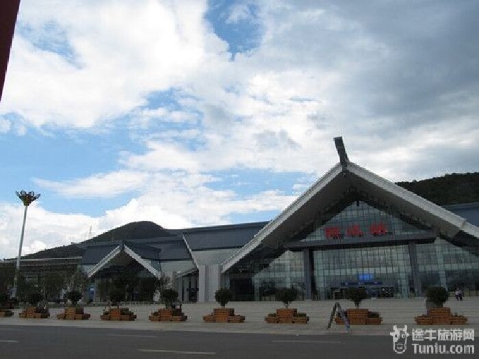 【云南旅游攻略】攻略之南---华山,丽江,香格里山顶住宿大理彩云图片
