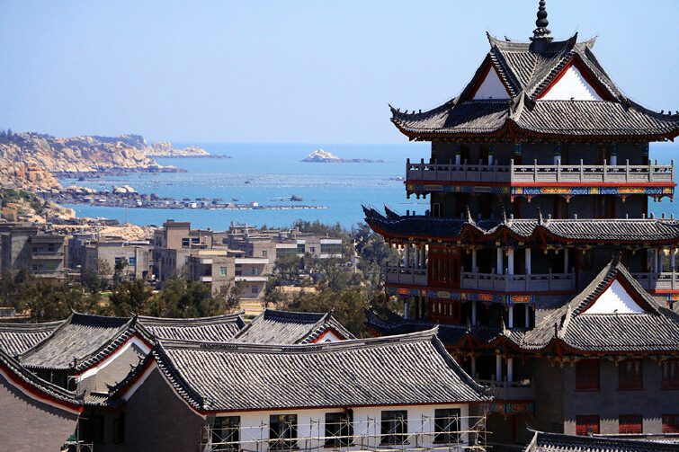 怡红院选花魁,衙门观判案,品尝闽台美食,庙会小吃,整座古城热闹非凡.