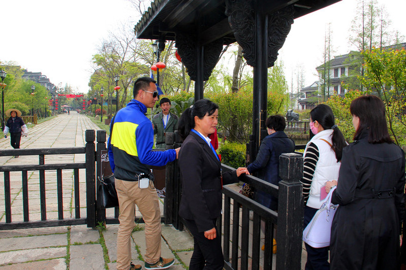 进入梅花洲景区,古色古香,灵动水乡,写意