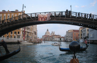 学院桥上看落日