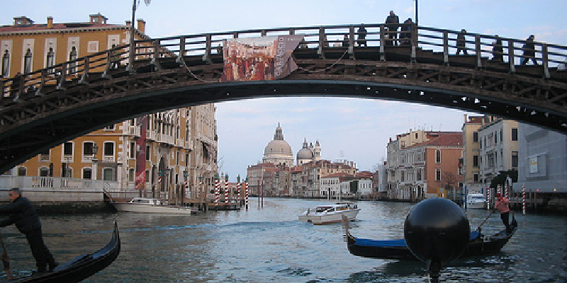 威尼斯学院桥上看落日攻略_威尼斯游玩攻略大