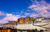 游布达拉宫广场