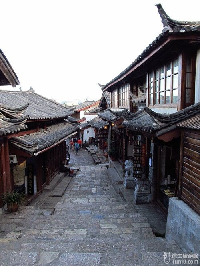 【云南旅游攻略】仙剑之南---丽江,大理,香格里龙潭攻略彩云图片